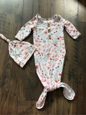 Caden Lane Newborn Knot Gown + Hat